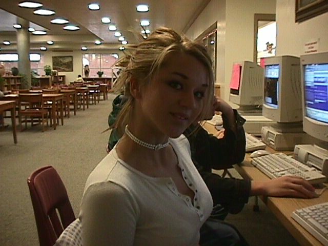 gal/Vos voisines sont des bombes !/bombe_110.jpg